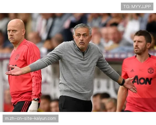 费内巴切主帅战术调整:因伤缺阵被迫改用三后卫体系 费内巴切主帅战术调整:因伤缺阵被迫改用三后卫体系